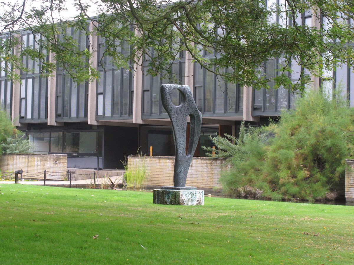 Skulptur von Barbara Hepworth