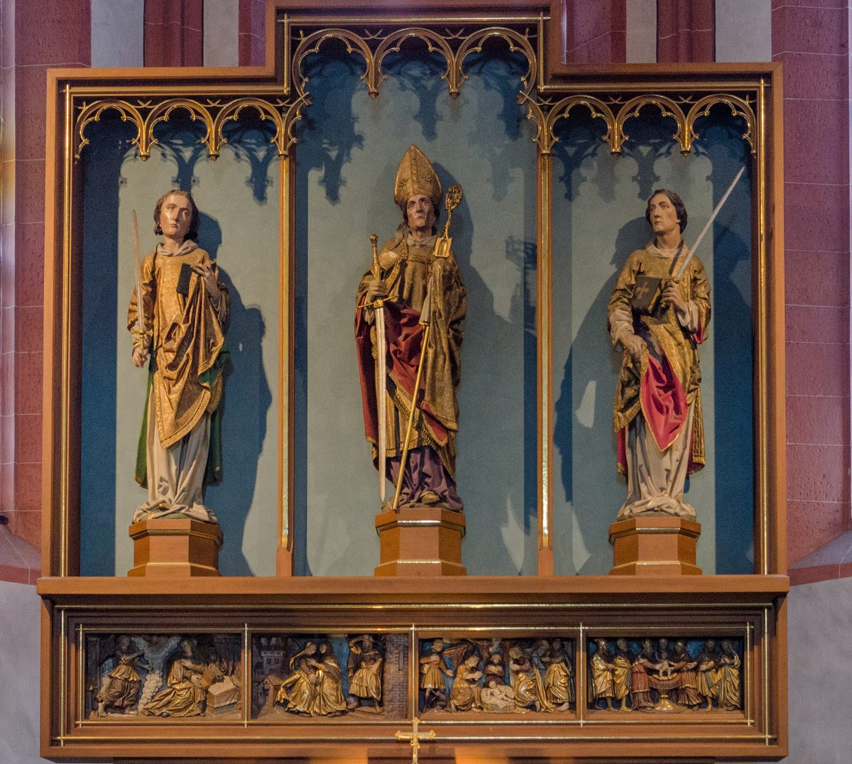 Holzschnitzerei, sculptures