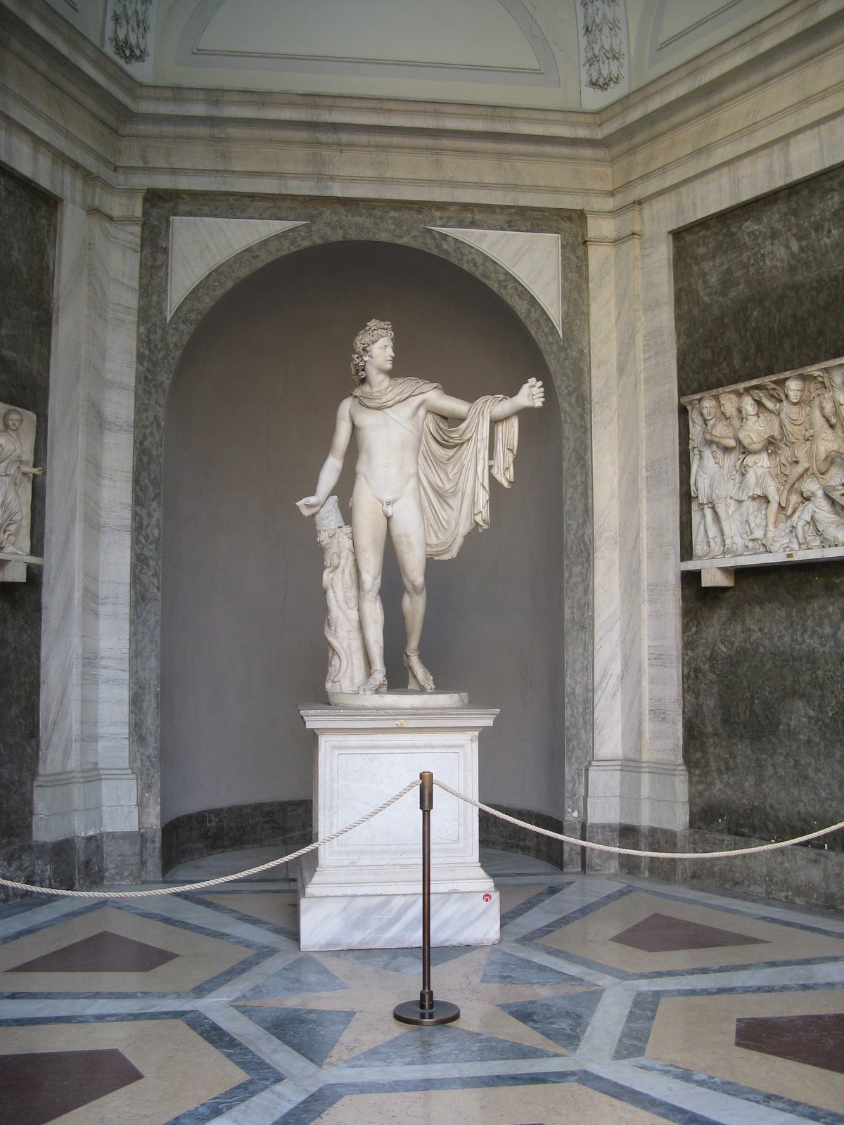 Der Apoll vom Belvedere – Skulptur, Hauptansicht