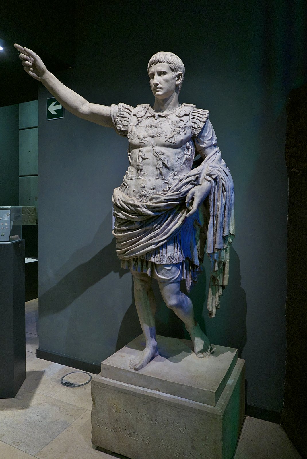 Augustus von Prima Porta – Skulptur, Hauptansicht