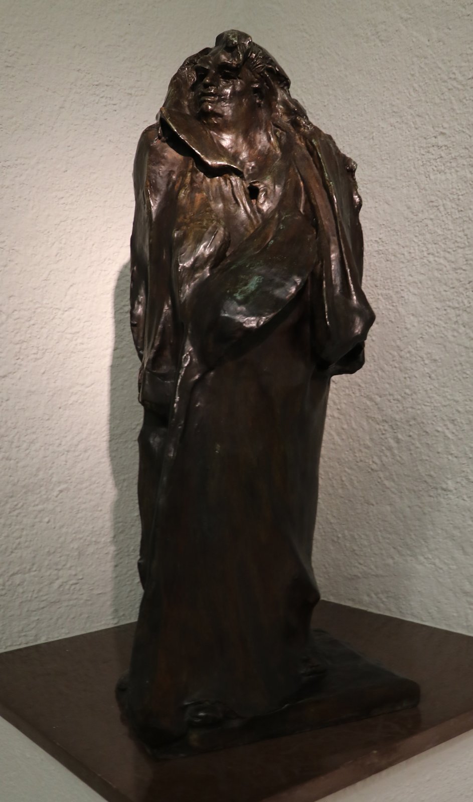 Rodins Balzac – Skulptur, Hauptansicht