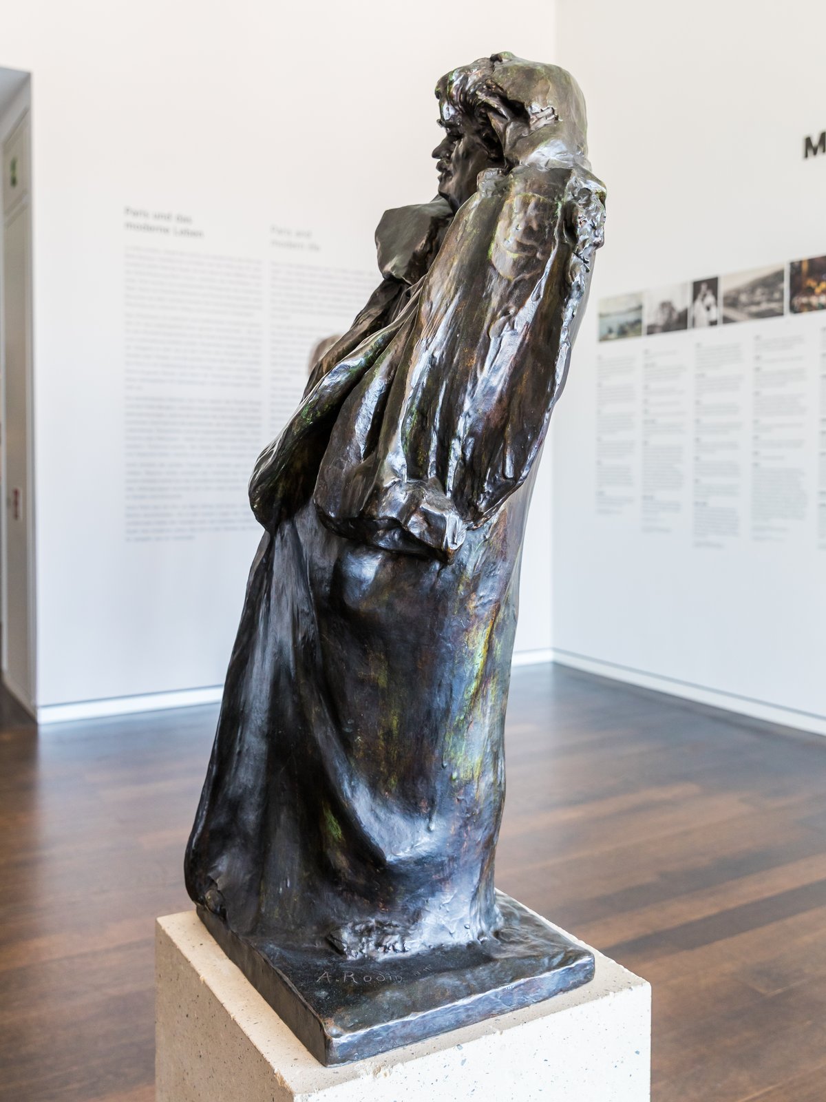 Rodins Balzac – Skulptur, Hauptansicht