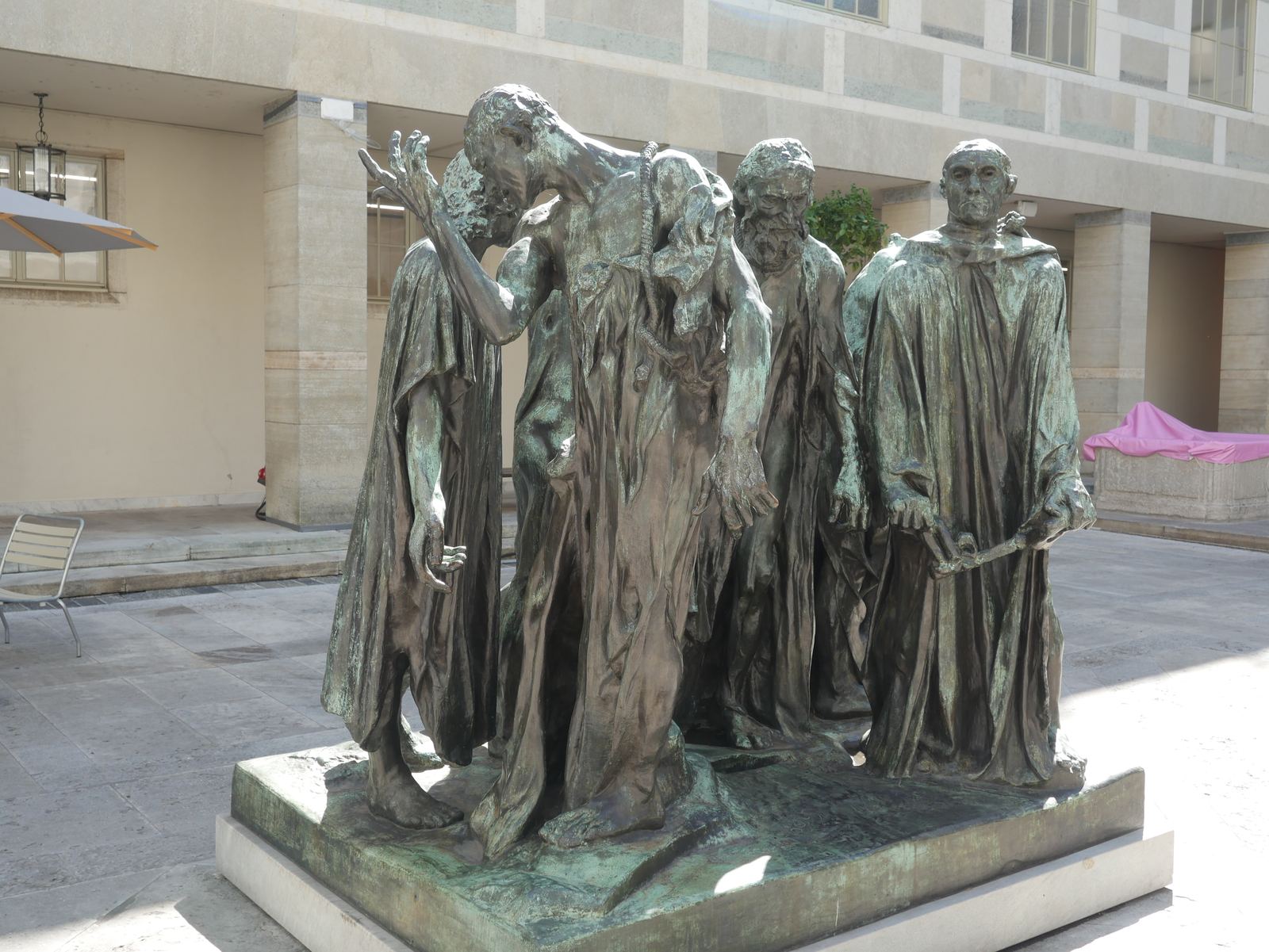 Rodins Bürger von Calais – Skulptur, Hauptansicht