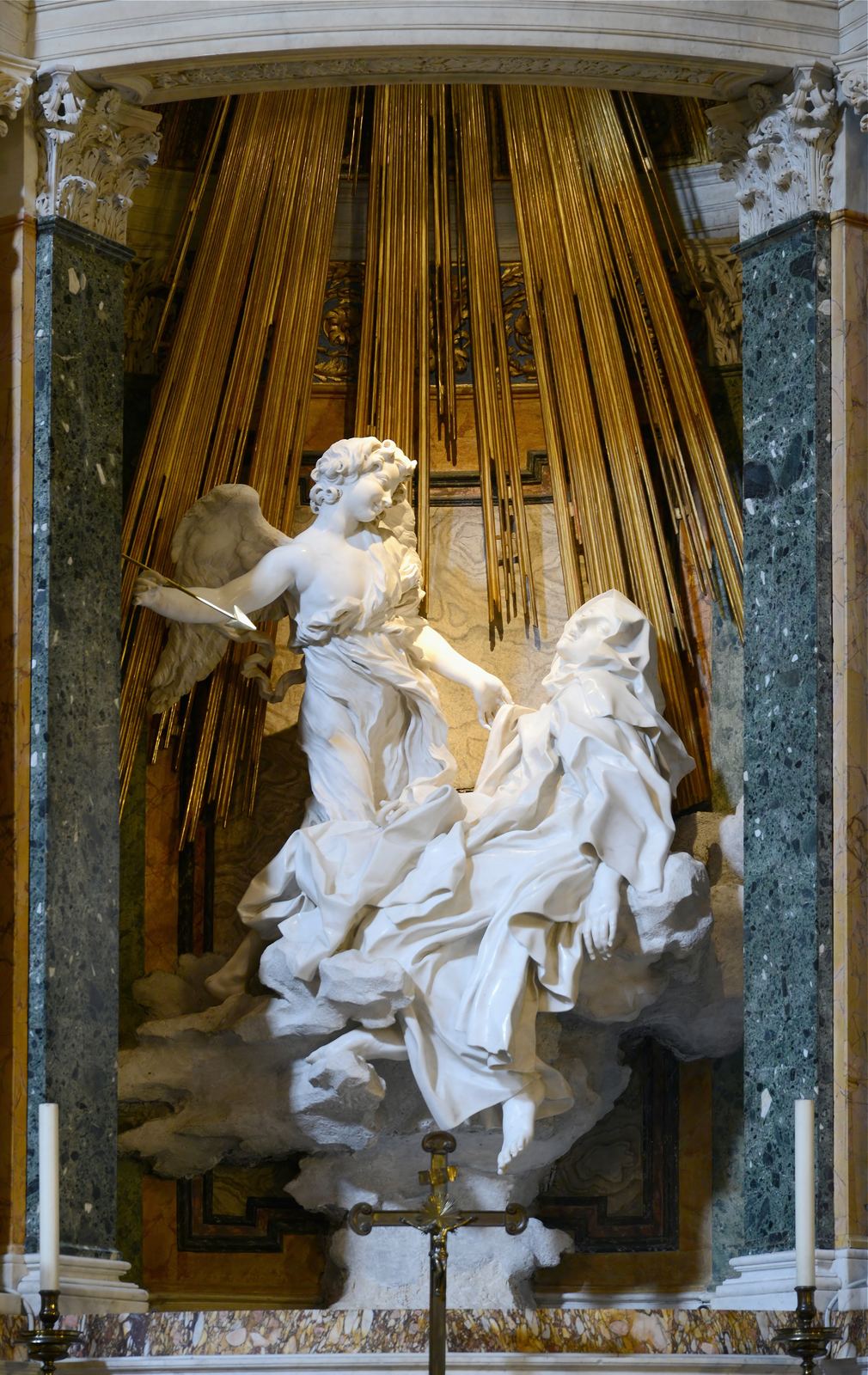 Berninis Verzückung der heiligen Teresa – Skulptur, Hauptansicht