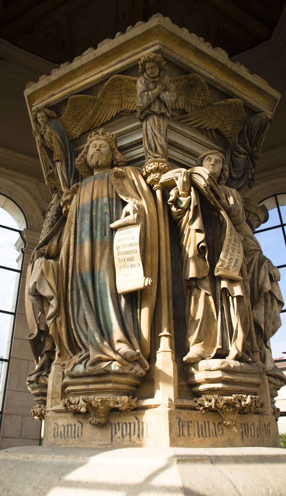 Der Mosesbrunnen von Champmol – Skulptur, Hauptansicht