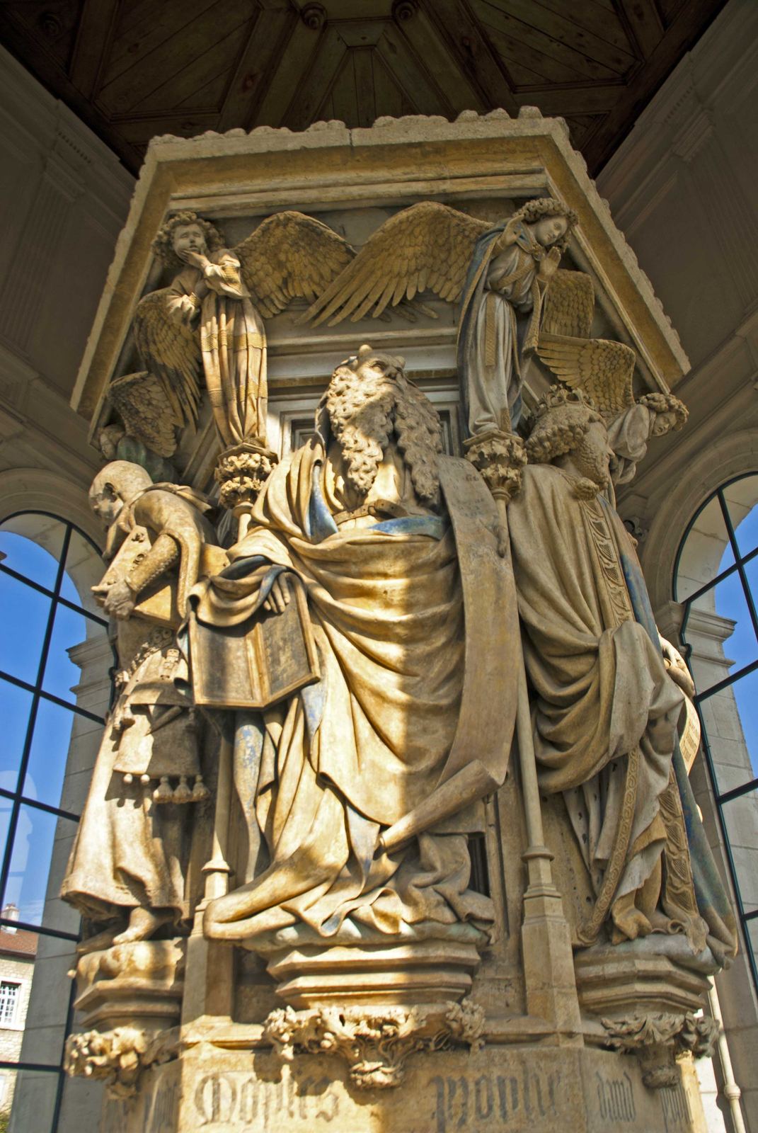 Der Mosesbrunnen von Champmol – Skulptur, Hauptansicht