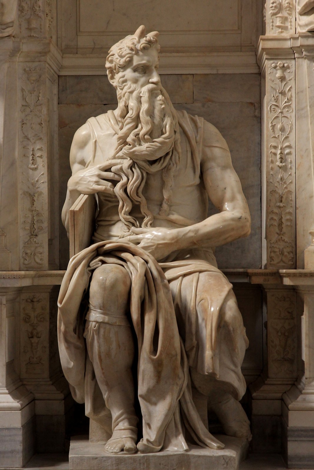 Michelangelos Moses – Skulptur, Hauptansicht