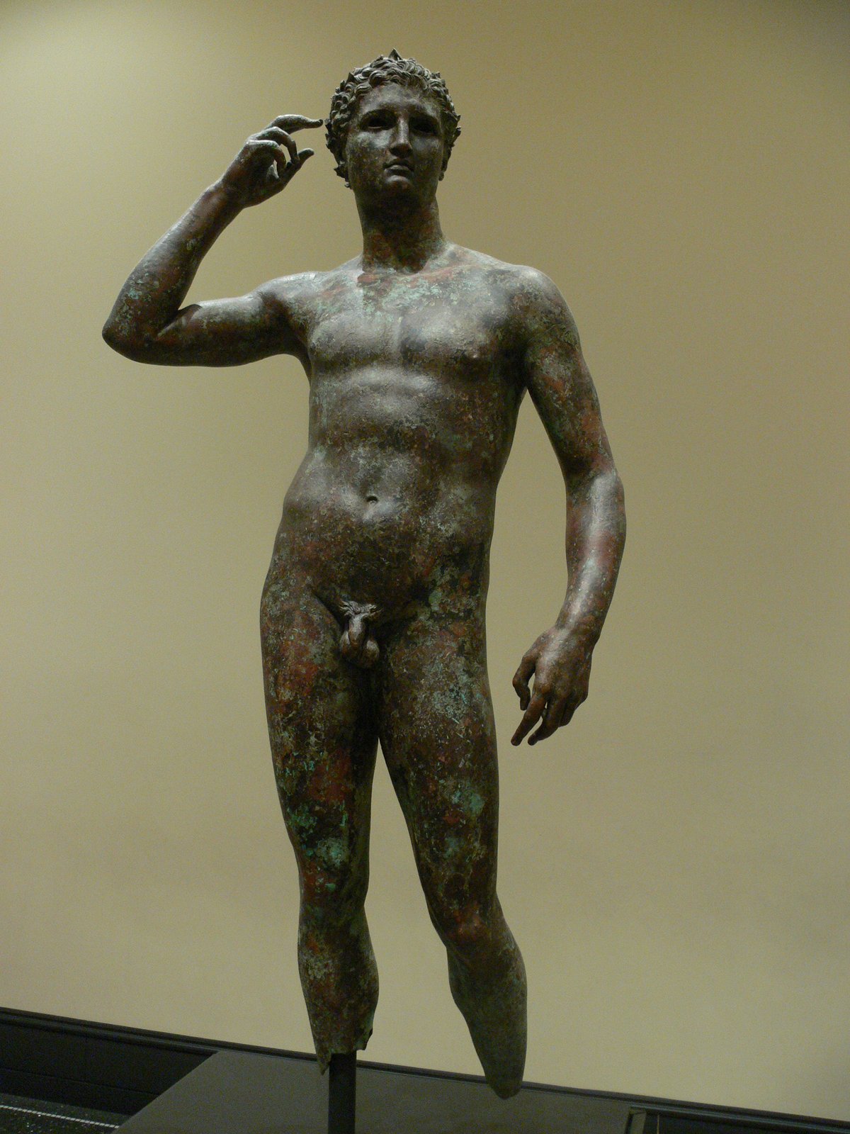 Siegreicher Juengling von Fano, Bronze