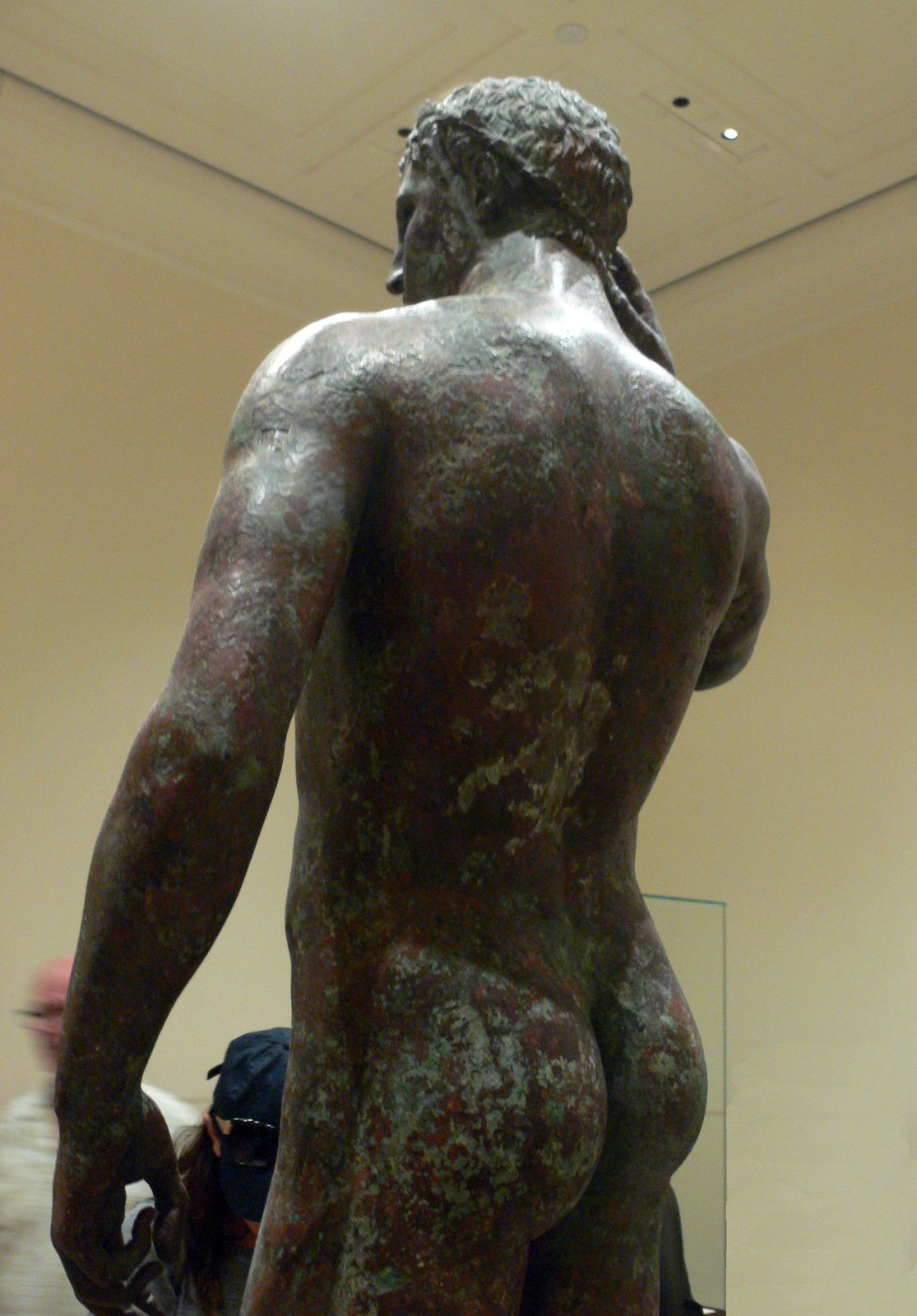 Siegreicher Juengling von Fano, Bronze